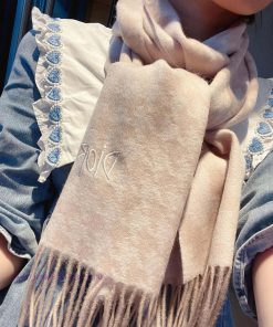 This year's limited edition Dior couple scarf from D Home is a must-have for free purchasingk493vk2d