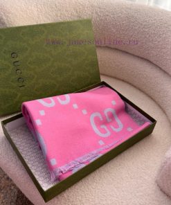 Gucci must be a big hit. I like this GG accent. The price is super awesome. There are six coub1pj23e