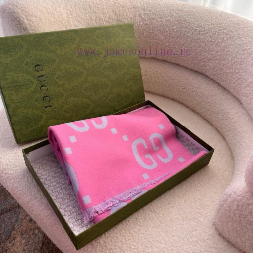 Gucci must be a big hit. I like this GG accent. The price is super awesome. There are six coub1pj23e