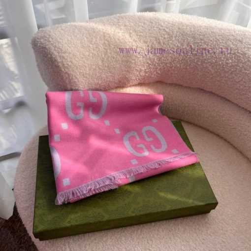 Gucci must be a big hit. I like this GG accent. The price is super awesome. There are six coub1pj23e - Image 3