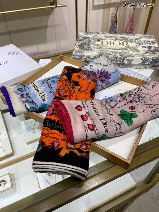 The new D Home D Flower World 140 Cashmere Square Scarf is highly recommended by VIPs. You muvvk66v4 - Image 3