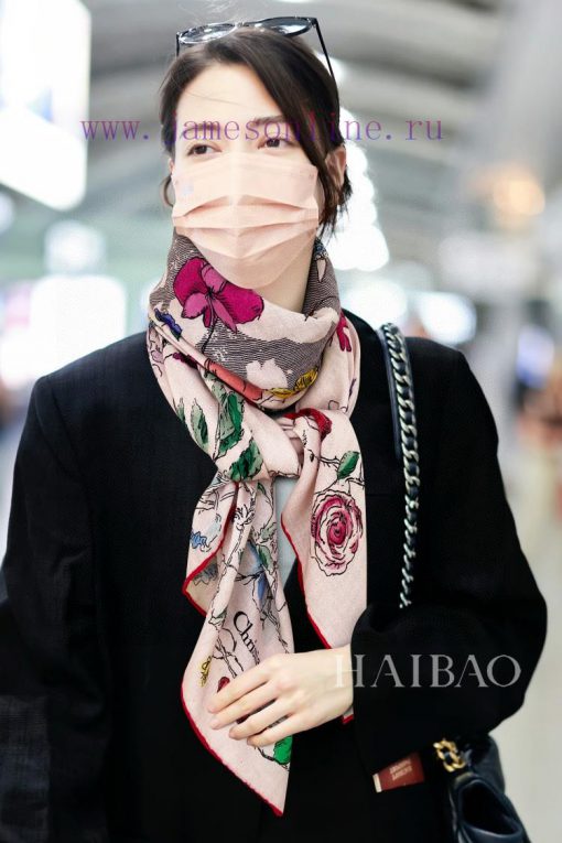 The new D Home D Flower World 140 Cashmere Square Scarf is highly recommended by VIPs. You muvvk66v4 - Image 11