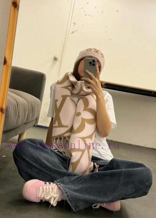 Lvjia's new model 🥰L Large letter long scarf 🧣 It's so beautiful. Big Fried Dough Twists als8cyw1vw1 - Image 18