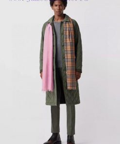 B's cherry blossom powder Burberry Burrry is the most popular product this year and we're gion2ucarp