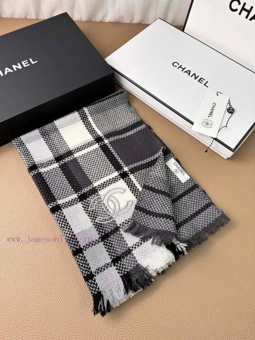 C's new collection is paired with sharp Chanel products exclusively for VIP products. The totcmjznt7 - Image 3