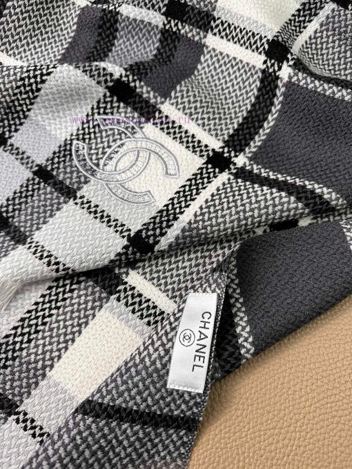 C's new collection is paired with sharp Chanel products exclusively for VIP products. The totcmjznt7 - Image 5