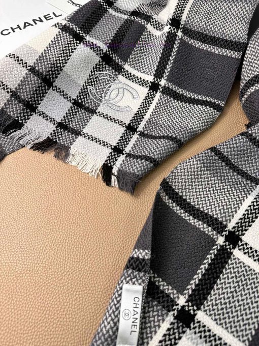 C's new collection is paired with sharp Chanel products exclusively for VIP products. The totcmjznt7 - Image 7