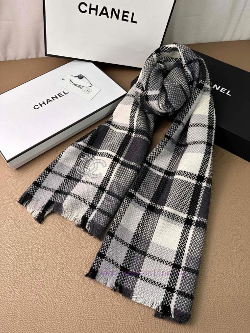 C's new collection is paired with sharp Chanel products exclusively for VIP products. The totcmjznt7 - Image 17