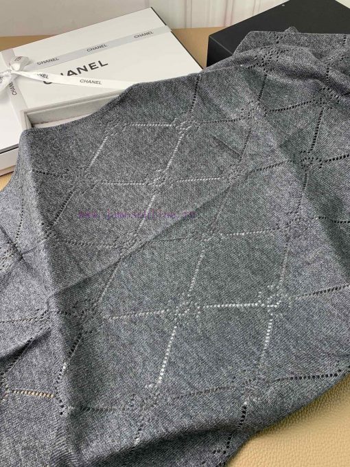 C's new collection of hollow knitted cashmere scarves is coming, exuding a bohemian style. To0d1sq0l - Image 13