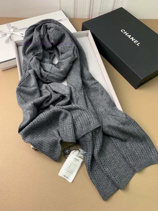 C's new collection of hollow knitted cashmere scarves is coming, exuding a bohemian style. To0d1sq0l - Image 15