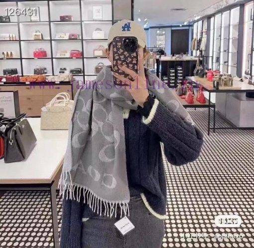The classic C logo double-sided shawl of Coach by Coach is also so beautiful, not only in teeadxabkq - Image 11