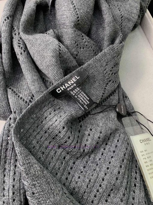 C's new collection of hollow knitted cashmere scarves is coming, exuding a bohemian style. To0d1sq0l - Image 18