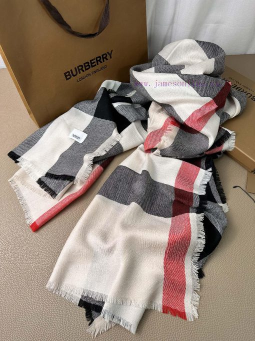 Burberry~The fabric has clear patterns and is made of excellent Nepalese cashmere material. vzq5j7a3 - Image 5