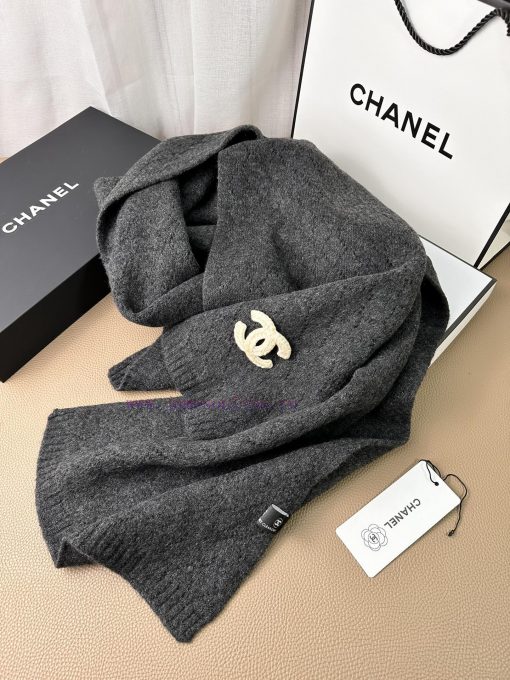 The new double C hollow diamond grid patterned cashmere shawl from C family is truly exquisi0bqm86m3 - Image 18