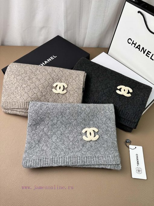 The new double C hollow diamond grid patterned cashmere shawl from C family is truly exquisi0bqm86m3 - Image 19