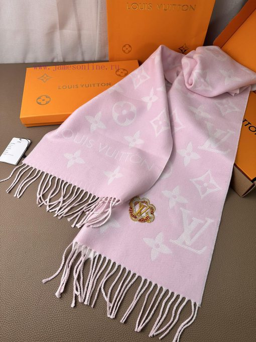 The LvPrecious Dragon LV Essential scarf welcomes the Lunar New Year with classic brand elemg7jpt72x - Image 10