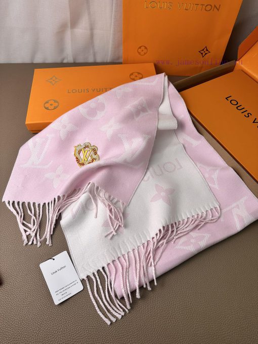 The LvPrecious Dragon LV Essential scarf welcomes the Lunar New Year with classic brand elemg7jpt72x - Image 16