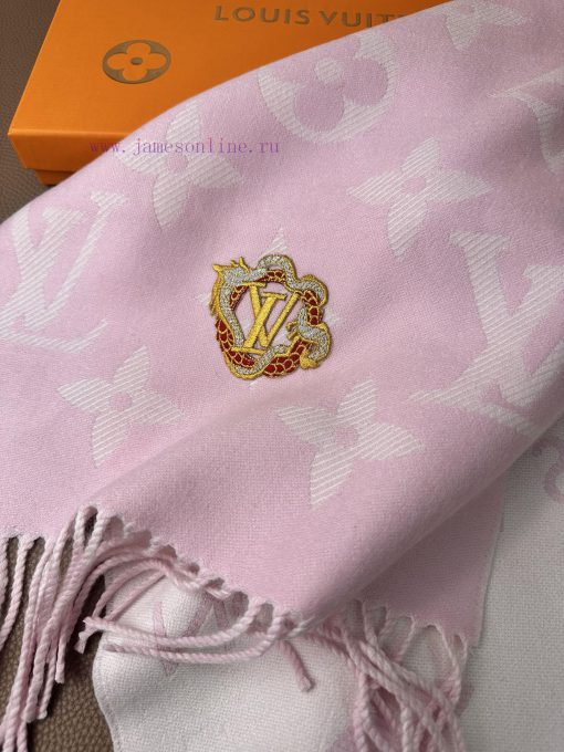 The LvPrecious Dragon LV Essential scarf welcomes the Lunar New Year with classic brand elemg7jpt72x - Image 17