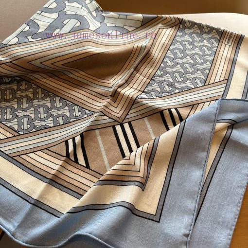 It feels like the gentlest scarf in Burberry's entire collectionNew Release ️Classic letter 4f06tu7o - Image 5