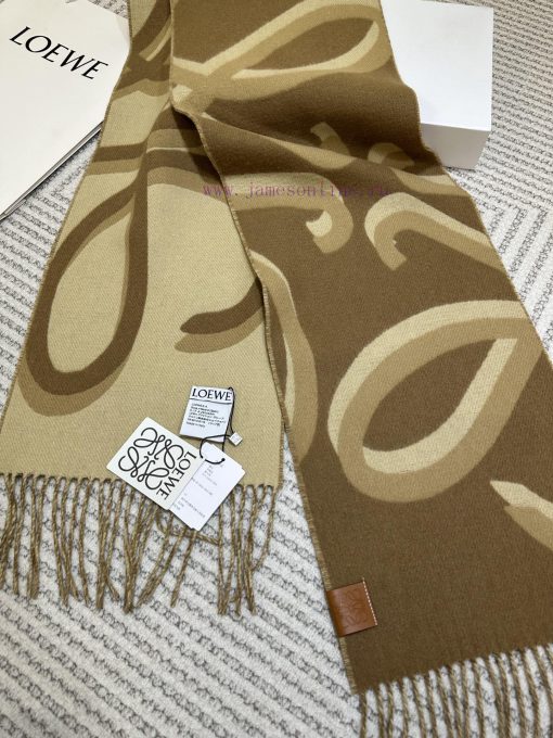 Loewe's new product in stock is super beautiful, and the new scarf is highly recommended. Iti1m3md88 - Image 5