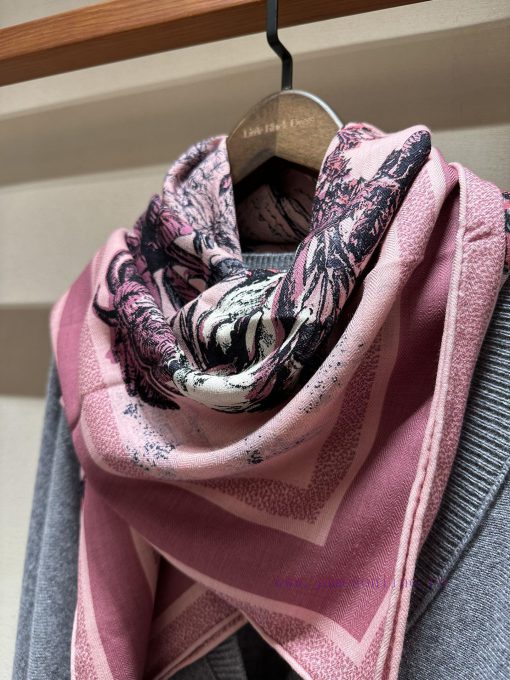 Color code 4 ⃣ Retro PinkThis square scarf is adorned with the Voyage Ruffo print pattern, ak8qwbe16 - Image 7