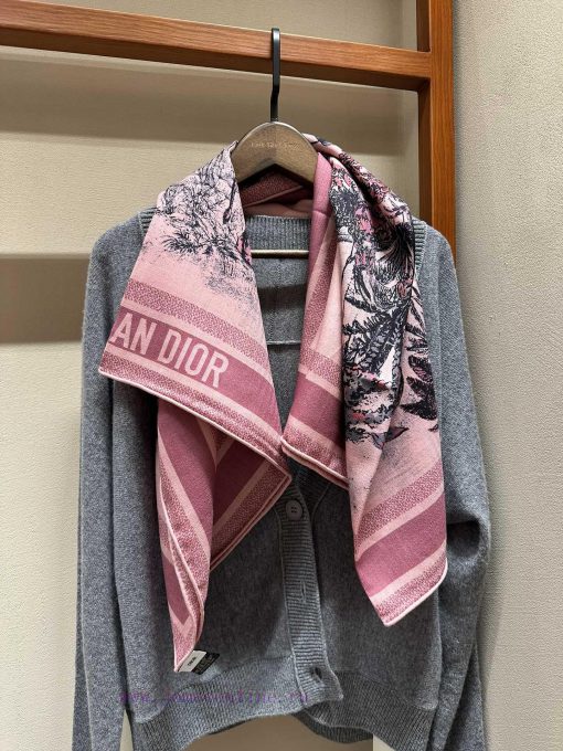Color code 4 ⃣ Retro PinkThis square scarf is adorned with the Voyage Ruffo print pattern, ak8qwbe16 - Image 8