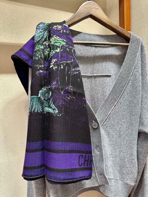 Color code 2 ⃣ Mysterious and elegant black purpleThis square scarf is adorned with the Voya55jwuoj2 - Image 8