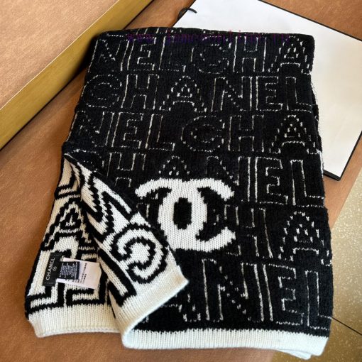 The design of CHANEL jacquard letters is very three-dimensional, with a visually textured anfwt20hzc - Image 3