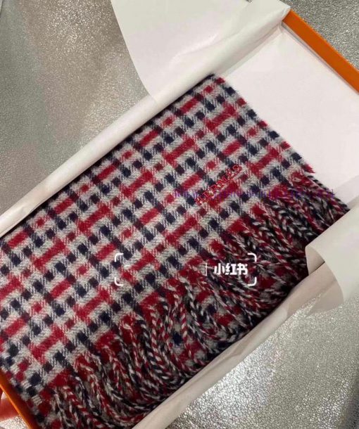 Top selling item of the year at Herm è s: The Scottish H scarf is highly recommended. This c3sz2e43p - Image 4