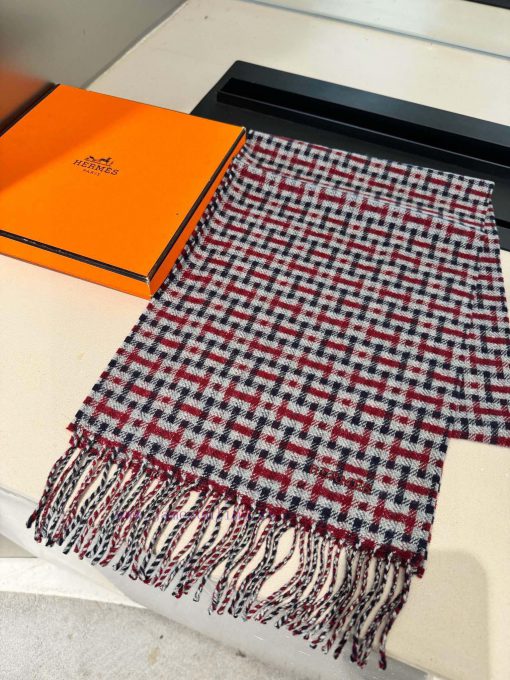 Top selling item of the year at Herm è s: The Scottish H scarf is highly recommended. This c3sz2e43p - Image 6