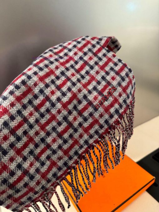 Top selling item of the year at Herm è s: The Scottish H scarf is highly recommended. This c3sz2e43p - Image 7