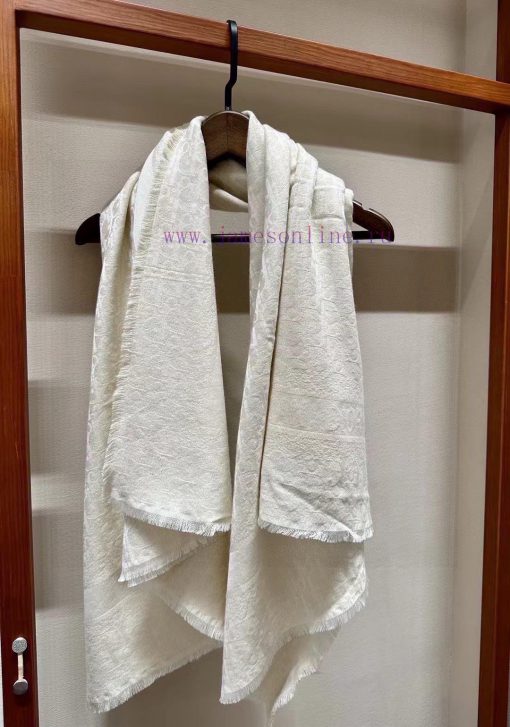 Dior has launched a new product140 * 140 Sparkling Silver Square ScarfThree color and three 9wderh4t - Image 7