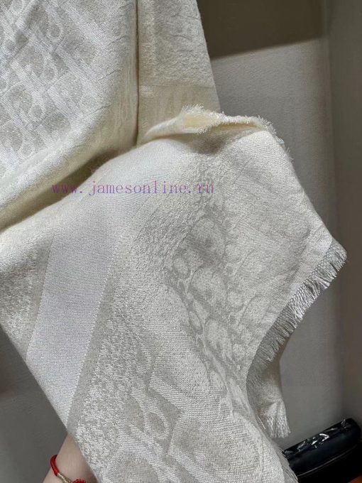 Dior has launched a new product140 * 140 Sparkling Silver Square ScarfThree color and three 9wderh4t - Image 8