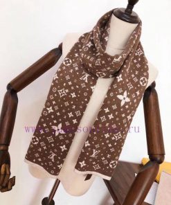 LV Louis Vuitton men's wool knitted fabric is super weighty. Any man can handle it, whether 602802o4