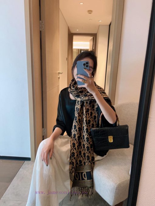 DIOR scarf, women's welfare super gentle and stylish double-sided design feels more youthfulrdlob8jp - Image 2