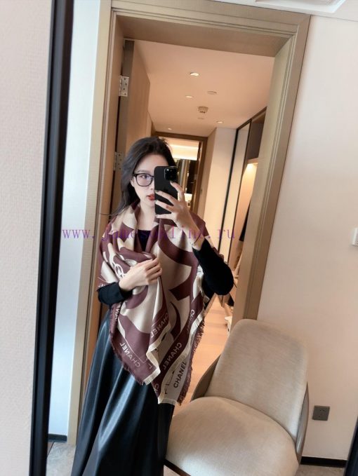 The Camellia 140 Square Scarf is recommended for VIP customers and must be purchased quicklyk6rohkuj - Image 2