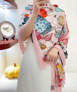 The new synchronized LV hot air balloon scarf showcases the travel spirit and pattern fusionfxg2vtce