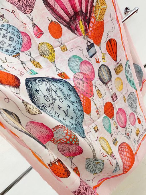 The new synchronized LV hot air balloon scarf showcases the travel spirit and pattern fusionfxg2vtce - Image 5