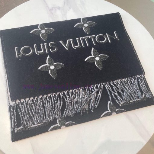 The new Simply LV gold and silver scarf magnifies the classic Monogram pattern on the entiretkas3efu - Image 3