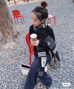 Loewe LW striped long scarf is very lucky to have obtained this brand's products. It is realh6fhx0qy