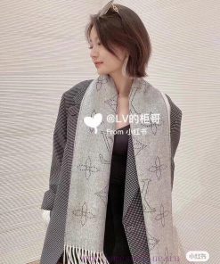 New double-sided scarf, Mahina Flight Mode scarf woven with jacquard technology on one sideMzu2fc60t
