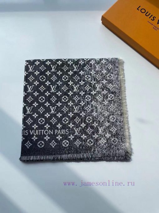The classic shawl of the donkey family presents a gradient effect, resembling the unique tex6dhduf6o - Image 3