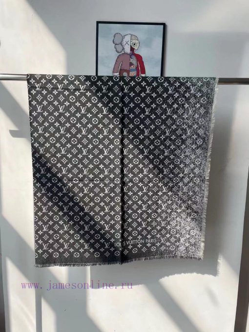 The classic shawl of the donkey family presents a gradient effect, resembling the unique tex6dhduf6o - Image 6