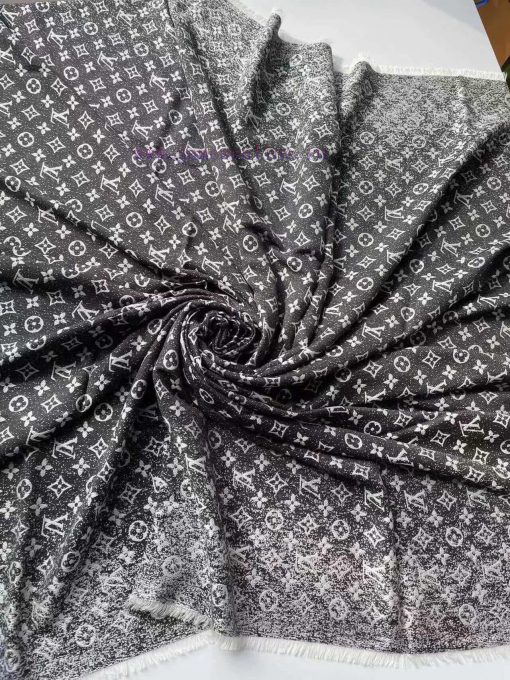 The classic shawl of the donkey family presents a gradient effect, resembling the unique tex6dhduf6o - Image 9