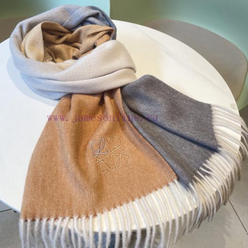 ▪Loewe   Luoyiwei gradient scarf, exquisite and gentle color matching, super infatuated wi757j9wyv - Image 9