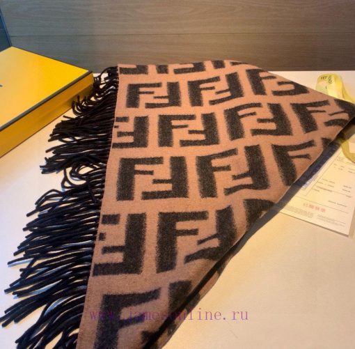 Good quality, the new triangular shawl Fendi's various scarves this year are very popular. Tkxcx1wvo - Image 6