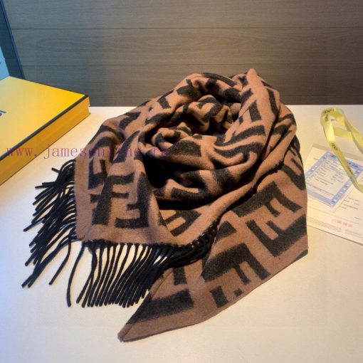 Good quality, the new triangular shawl Fendi's various scarves this year are very popular. Tkxcx1wvo - Image 7
