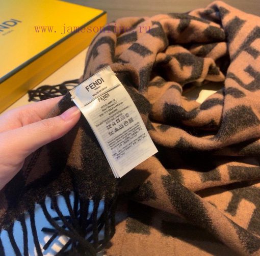 Good quality, the new triangular shawl Fendi's various scarves this year are very popular. Tkxcx1wvo - Image 8