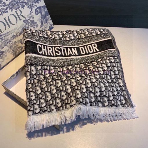 The classic scarf of the same style as Dior stars will never go out of style, and it is supeca4p4xek - Image 4