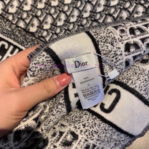 The classic scarf of the same style as Dior stars will never go out of style, and it is supeca4p4xek - Image 9